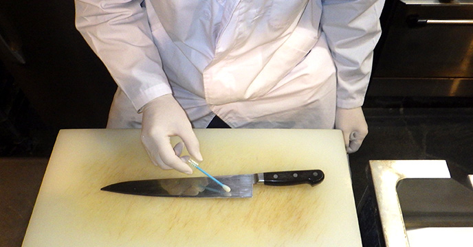 包丁 拭き取り検査